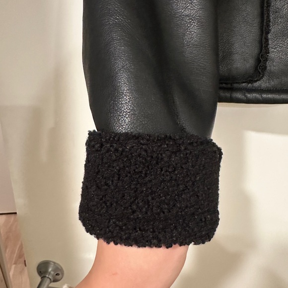 ◼️Commense Black Faux Leather Jacket with Shearling Collar and Cuffs - Picture 8 of 8